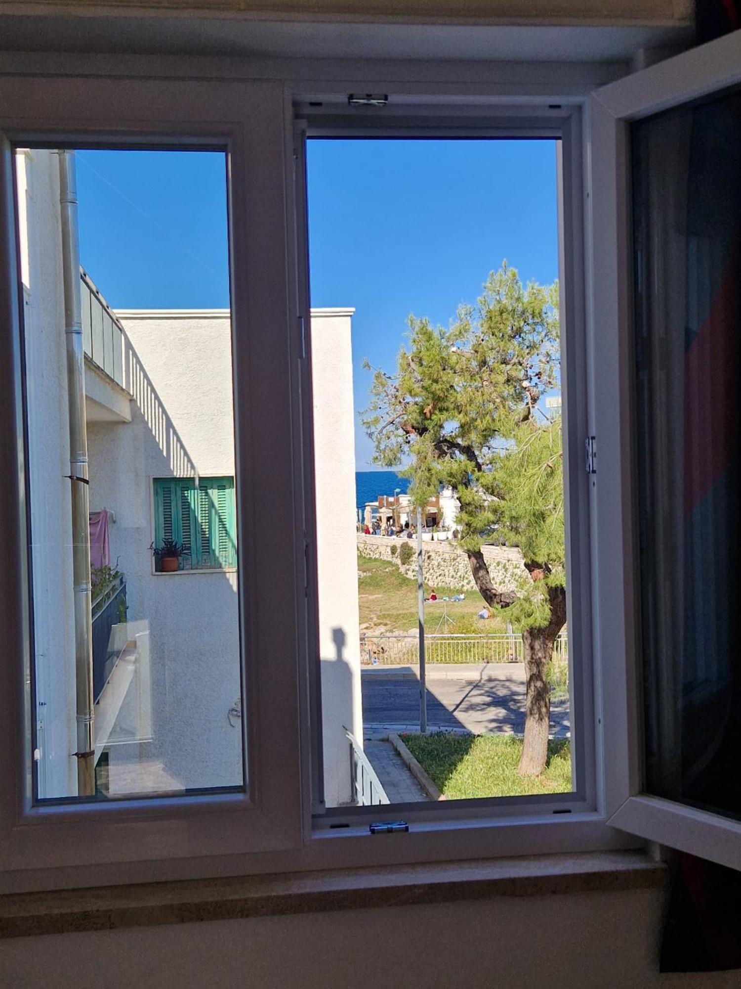 Apartamento Domus Divina & Domus Elegans Fronte Mare Monopoli Habitación foto